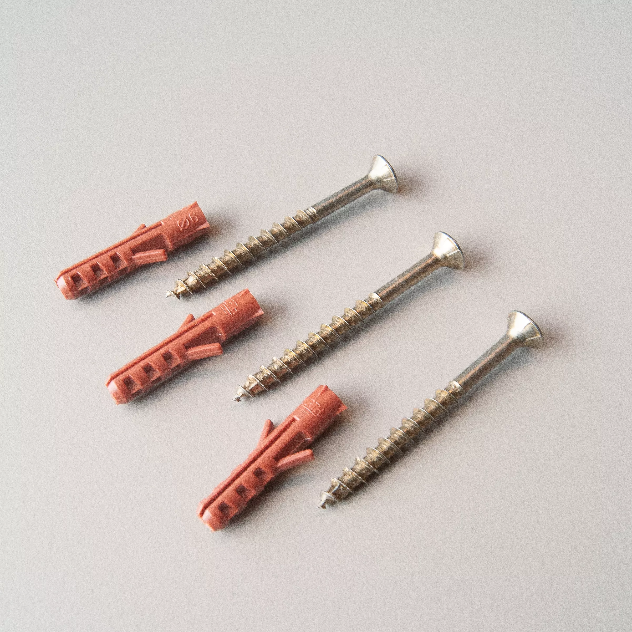 Schrauben Set zur Aufhängung für 3er Sets Schrauben Set zur Aufhängung für 3er Sets