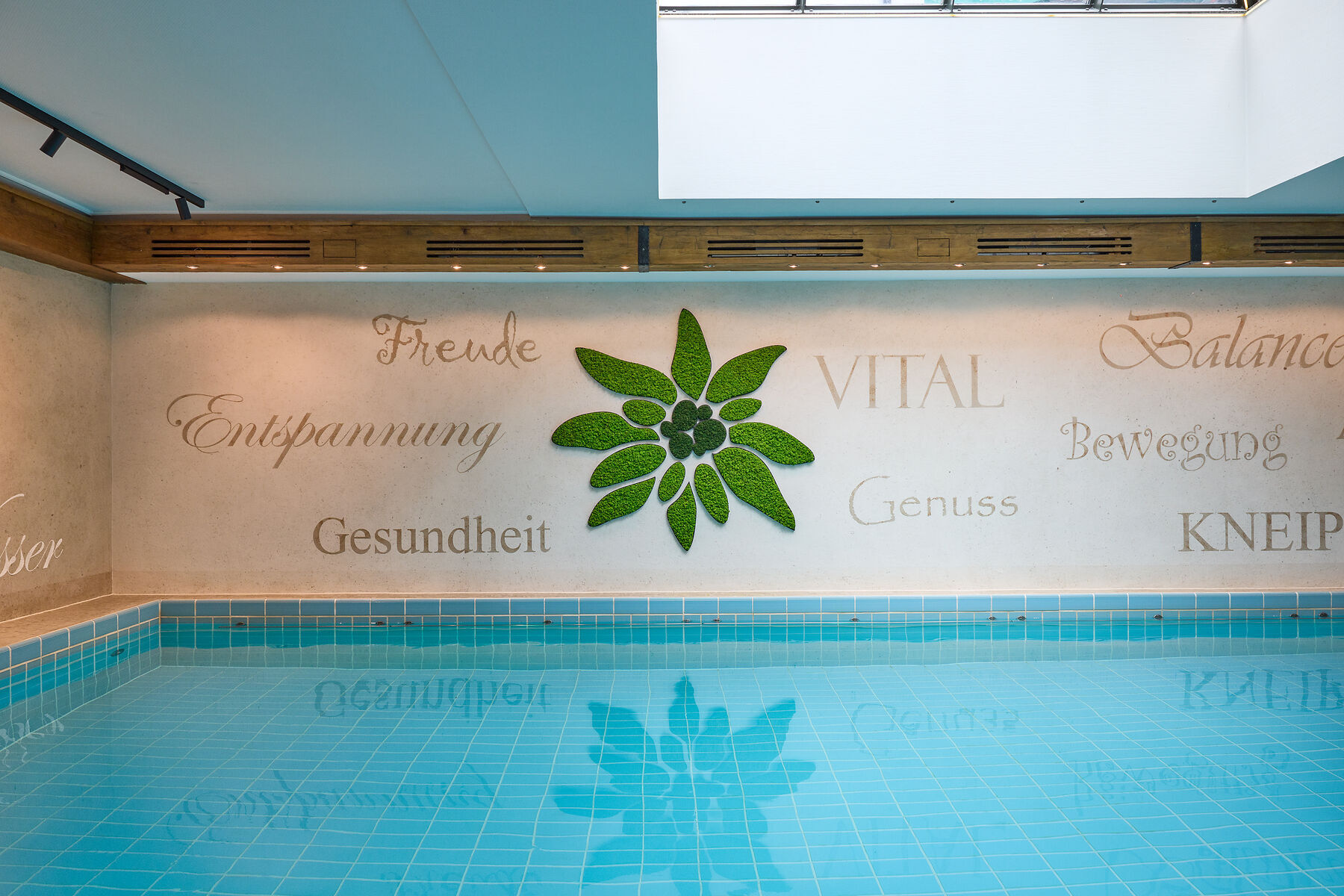 Logo als Moosbild in Wellnesscenter